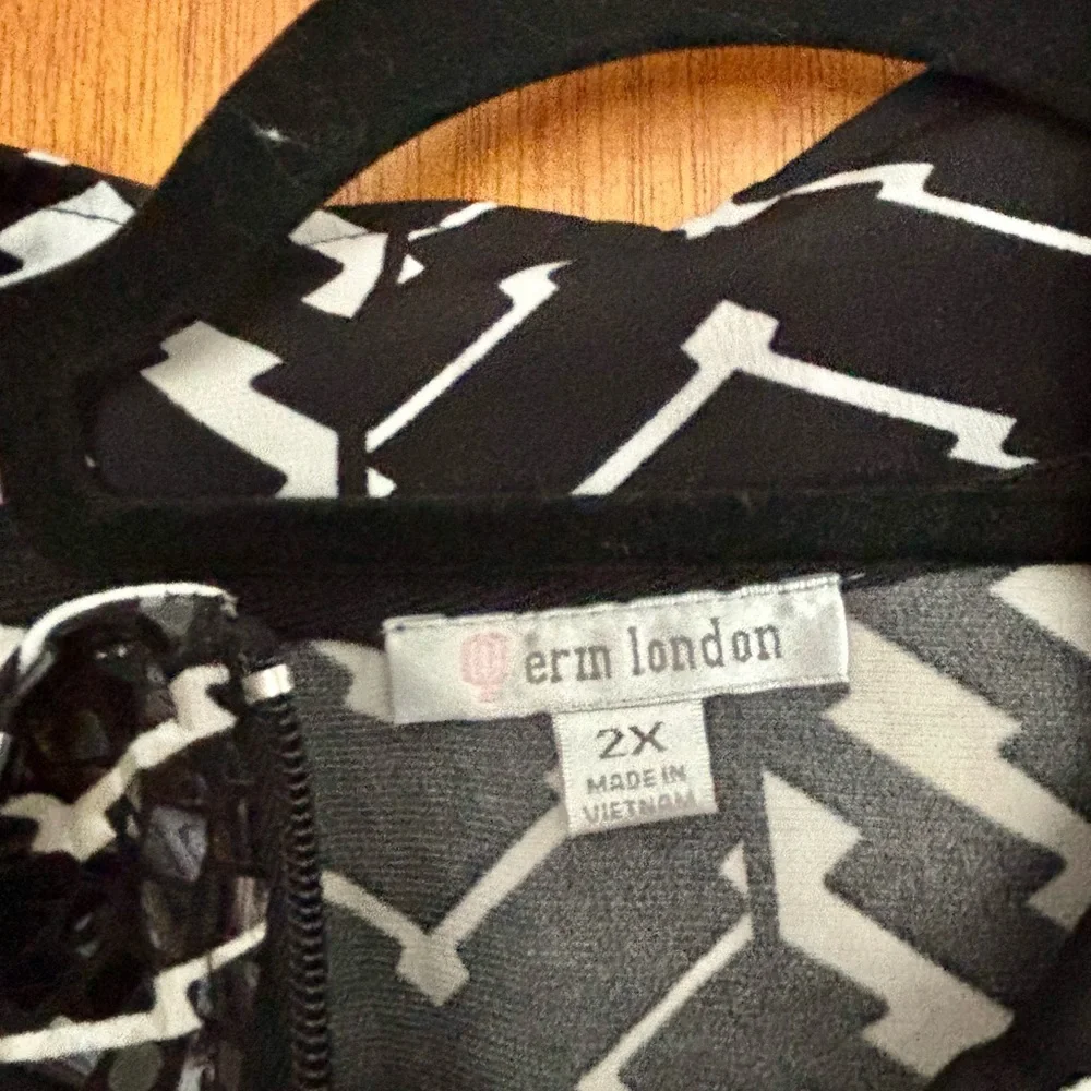 Erin London Black and White Geometric Pattern Jacket, 2X - Picture 3 of 7